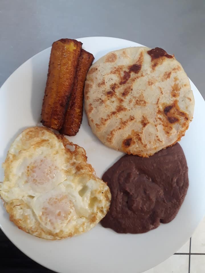 El Papaturro Restaurant Salvadorian food 6601 4th St NW suite H, Albuquerque