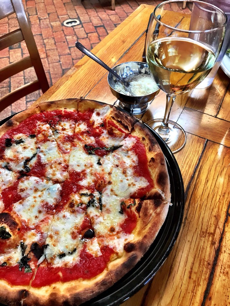 Lino Trattoria and Pizzeria 204 N Guadalupe St, Santa Fe