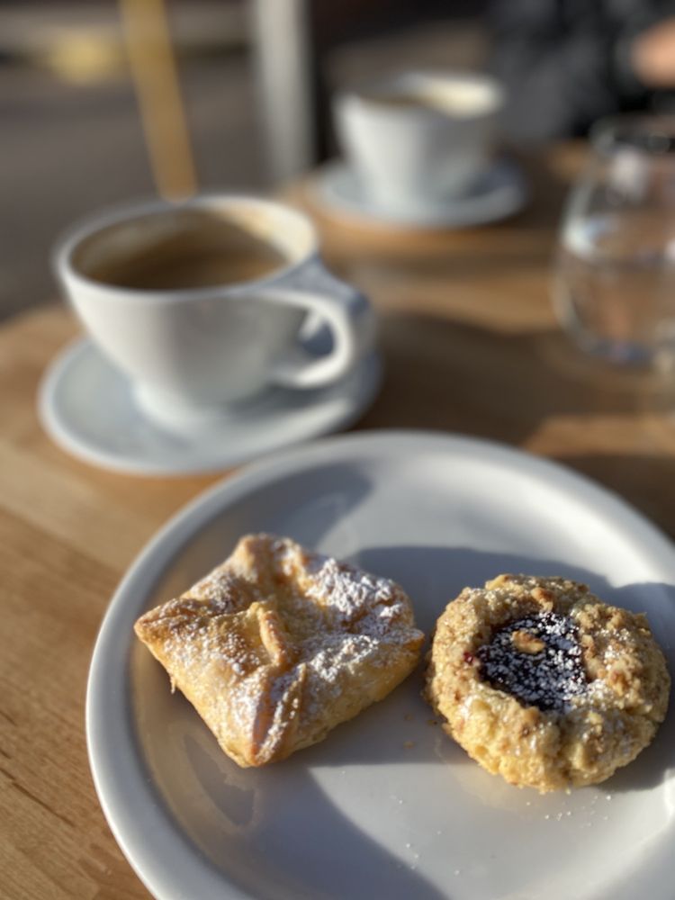 Dolina Bakery & Cafe 402 N Guadalupe St, Santa Fe