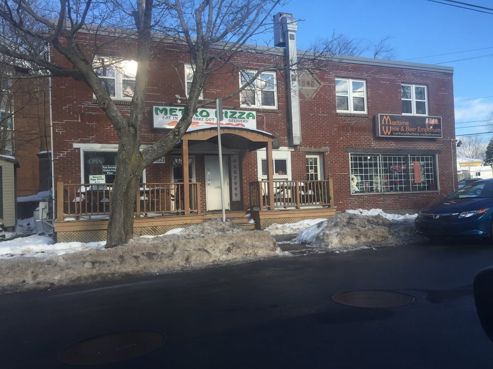 Metro Pizza 6021 Lady Hammond Rd, Halifax