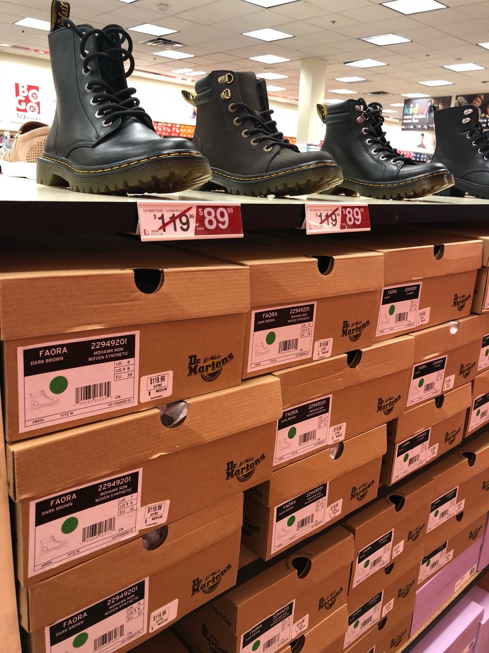 Famous Footwear 1300 W Sunset Rd, Henderson