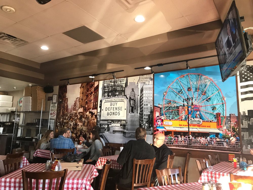 Carmine's Pizza Kitchen 2520 W Horizon Ridge Pkwy, Henderson