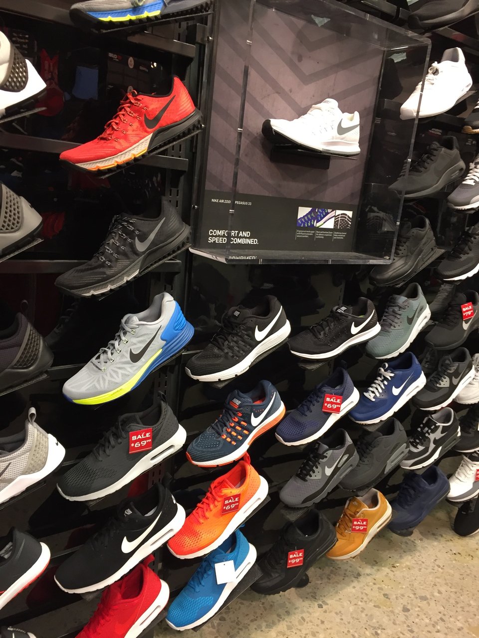 Foot Locker Reno