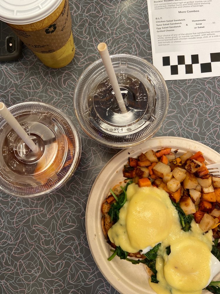 Glen's Dinette 23 E Main St, Babylon
