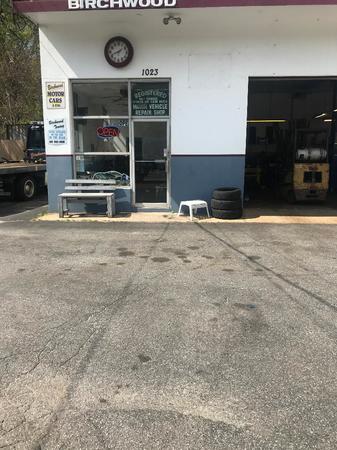 Pit Stop Repair Shop 1210 Grand Ave, Baldwin
