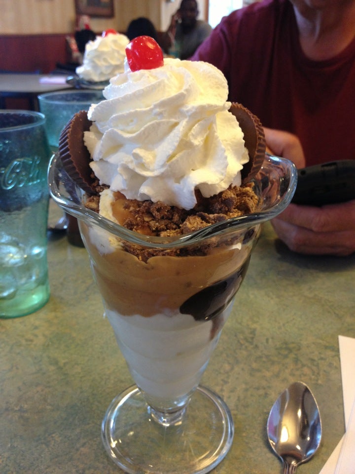 Friendly's 945 Merrick Rd, Baldwin