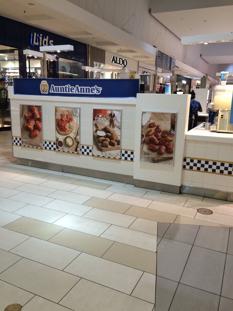 Auntie Anne's 1701 Sunrise Hwy, Bay Shore