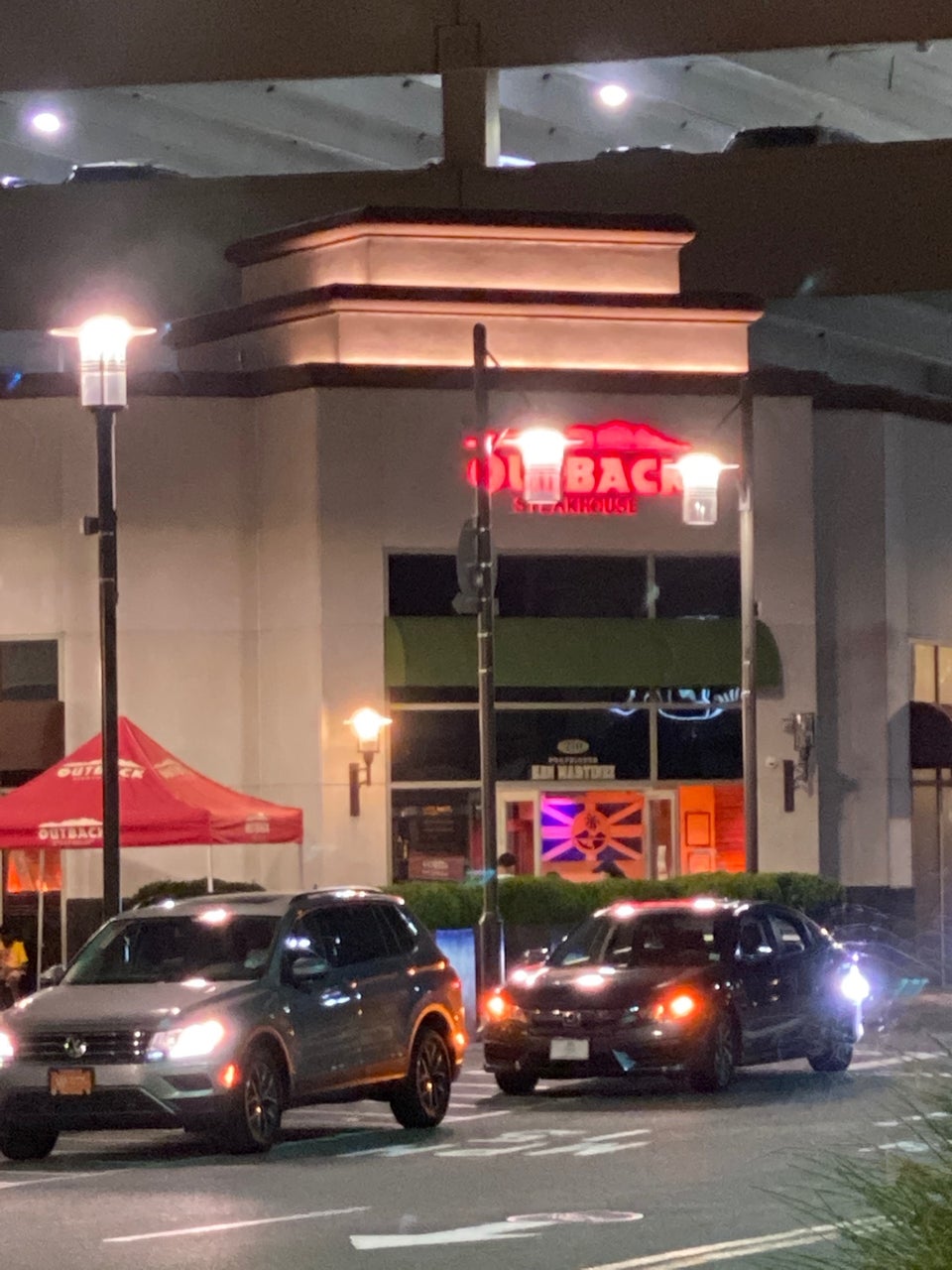 Outback Steakhouse 270 Baychester Ave, Bronx