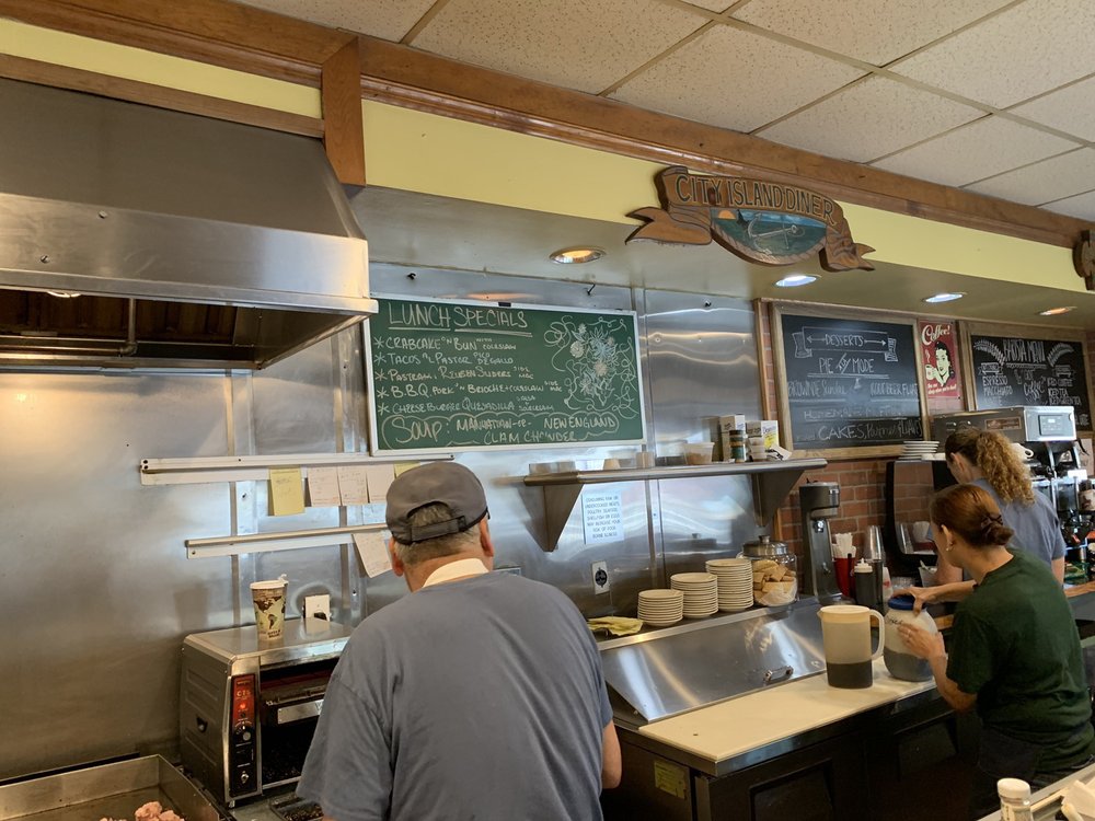 City Island Diner 304 City Island Ave, Bronx