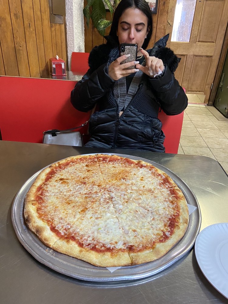 Tommy's Pizza 4033 E Tremont Ave, Bronx