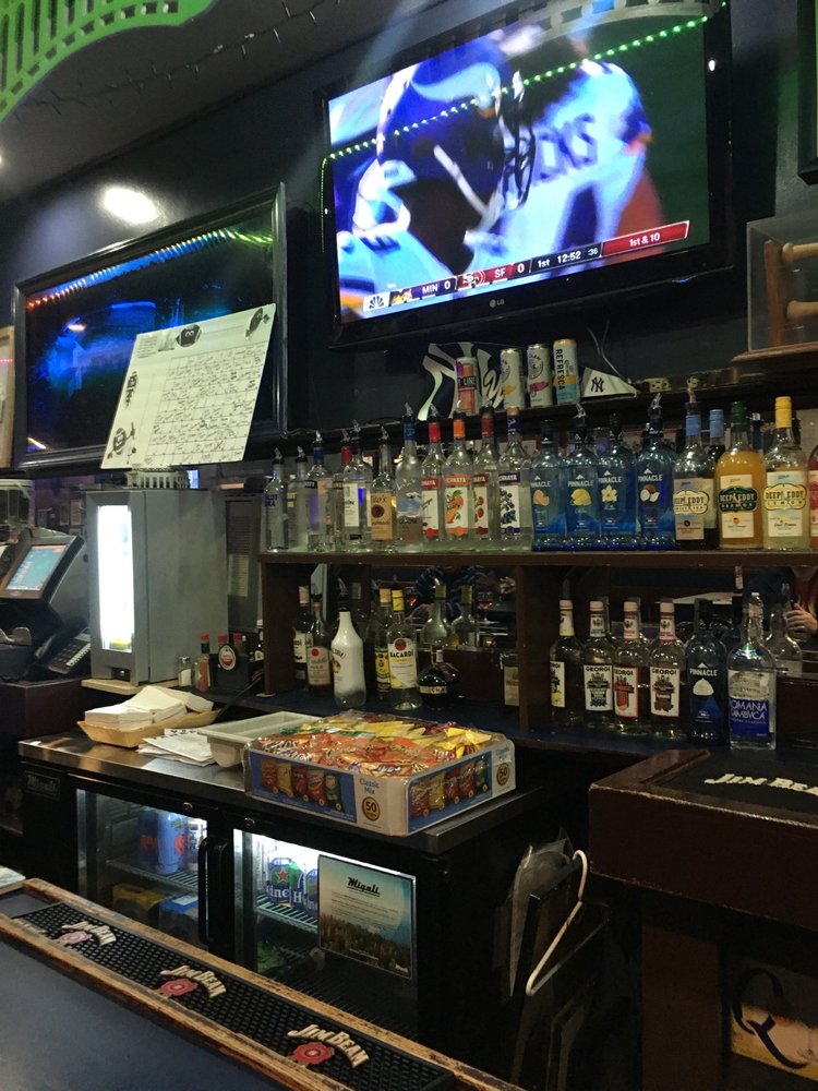 Yankee Tavern 72 E 161 St, Bronx
