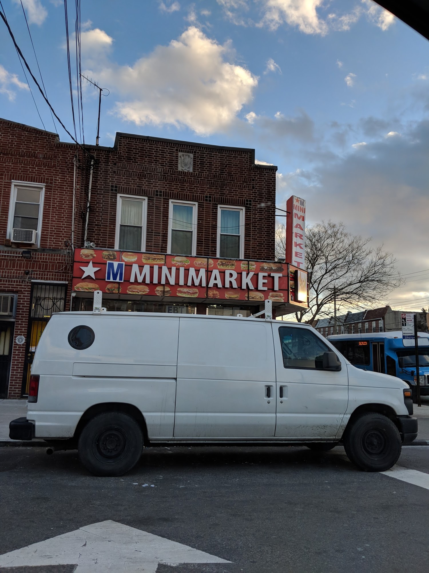 Star's Mini Market