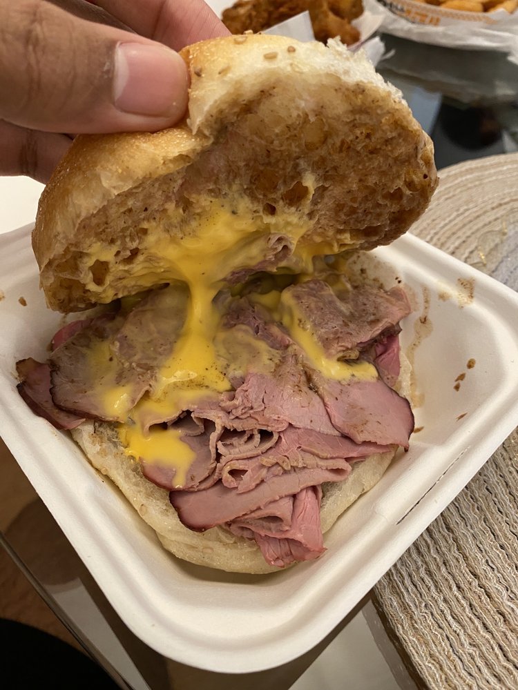Roll N Roaster 2901 Emmons Ave, Brooklyn