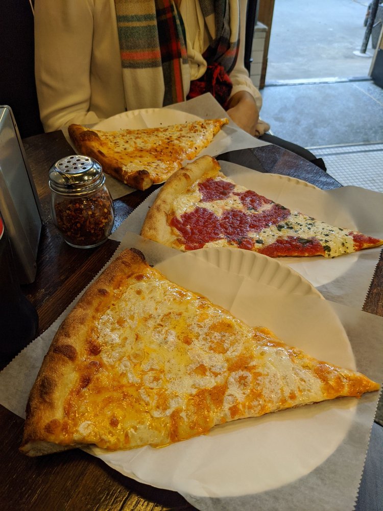 Rosas Pizza 374 Metropolitan Ave, Brooklyn
