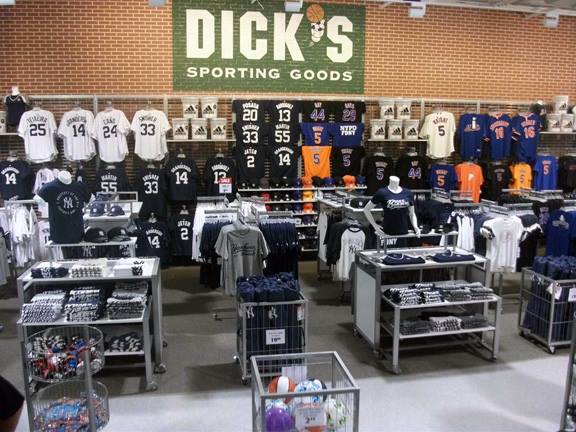 DICK'S Sporting Goods 630 Old Country Rd, Garden City