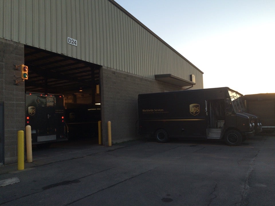 UPS Customer Center 947 Lehigh Station Rd, Henrietta