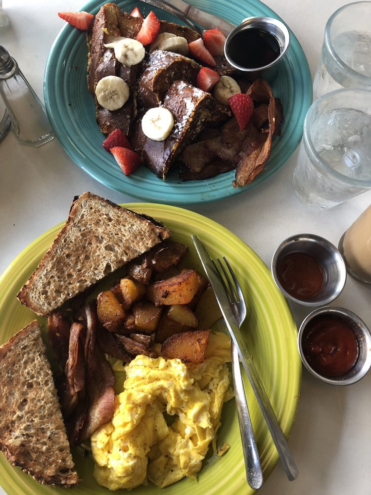 Dominick's Cafe 34 N Front St, Kingston
