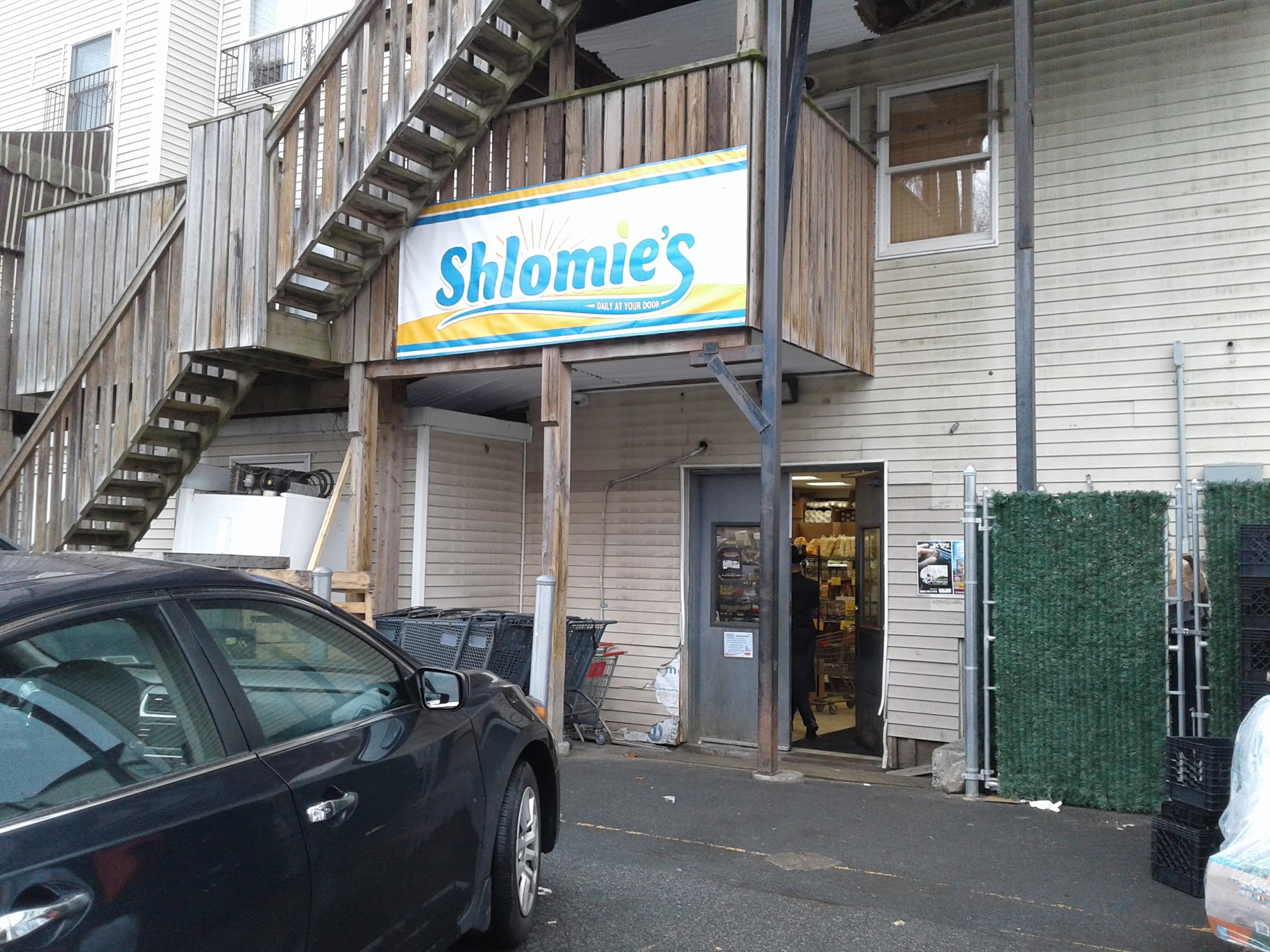 Shlomies Grocery