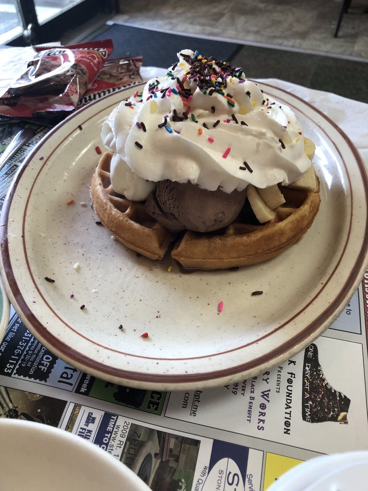 Lindy's Restaurant 161 S Wellwood Ave, Lindenhurst