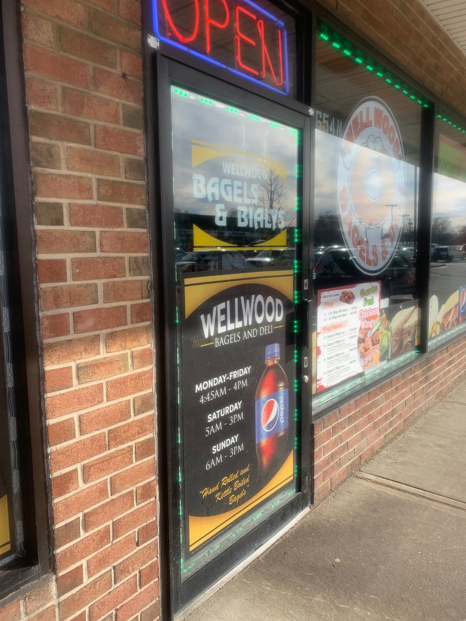Wellwood Bagels & Bialys 654 Wellwood Ave # 1, Lindenhurst