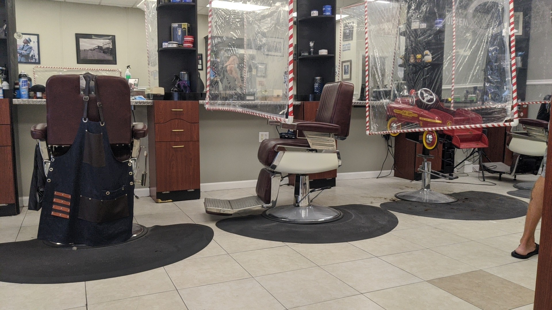 5 West Barber Shoppe and shave parlor