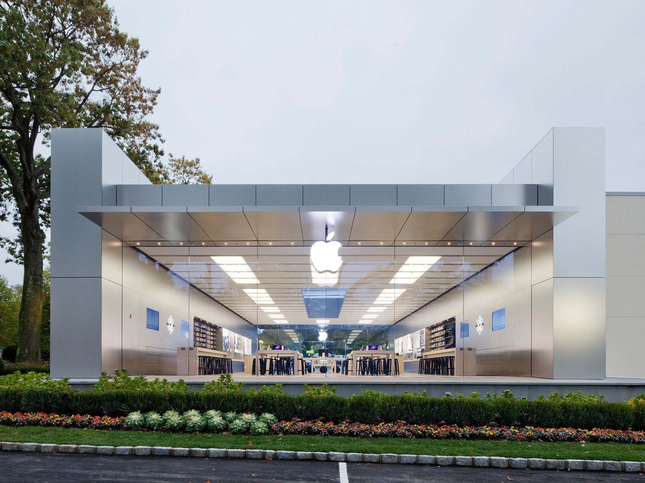 Apple Manhasset 1900 Northern Blvd, Manhasset