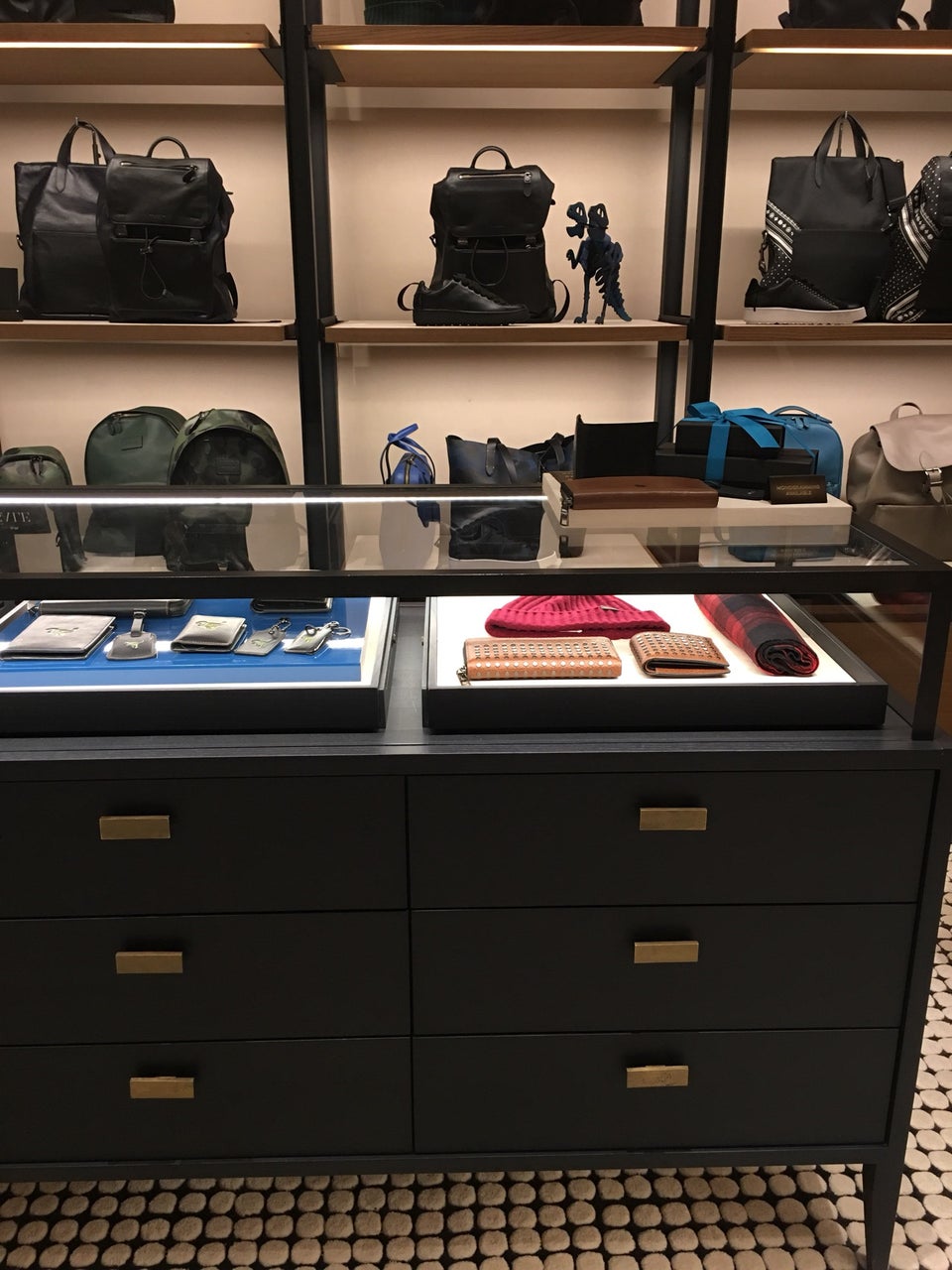 COACH - Curbside Pickup Only 2118 Northern Blvd, Manhasset