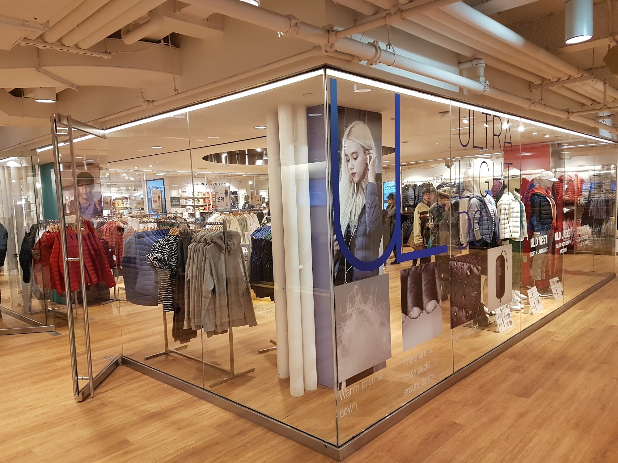 UNIQLO 5TH AVENUE - New York NY - Hours, Directions, Reviews - Loc8NearMe