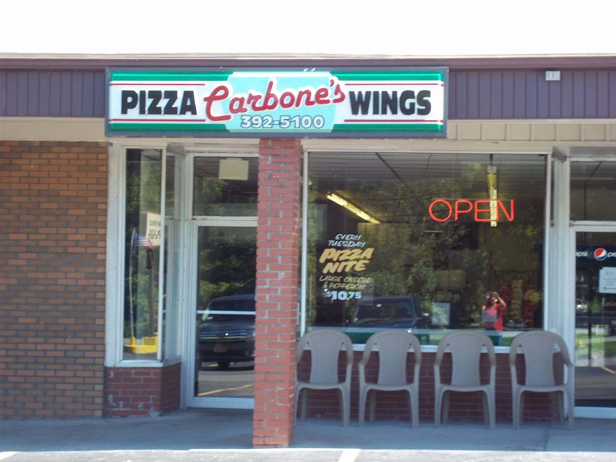 Carbone's Pizzeria 610 N Greece Rd N, North Greece