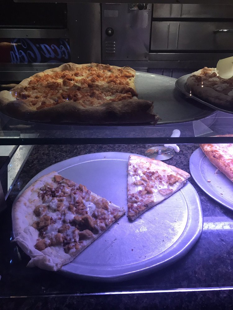 Frank's Pizza Restaurant 1095 N Broadway # A, North Massapequa