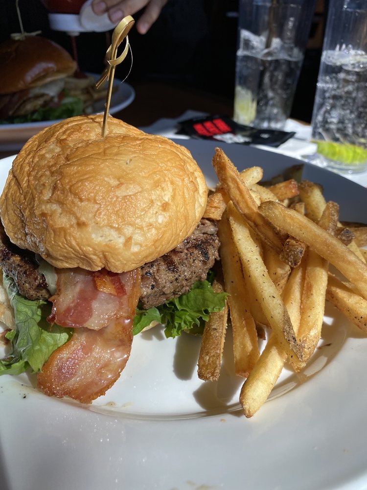 TGI Fridays 2594 South Road, U.S. 9, Poughkeepsie