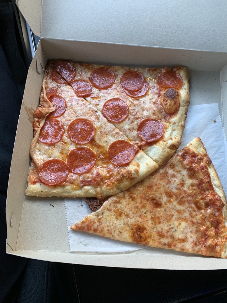 Brother's Pizza 185-04 Horace Harding Expy, Flushing