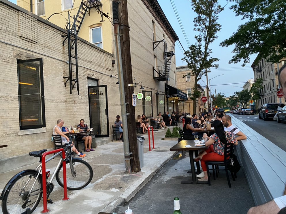 Cozy Corner Bar 60-01 70th Ave, Queens
