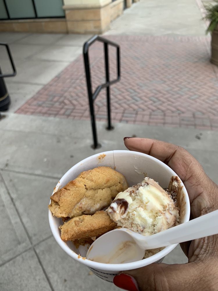 Insomnia Cookies 1333 Mt Hope Ave, Rochester