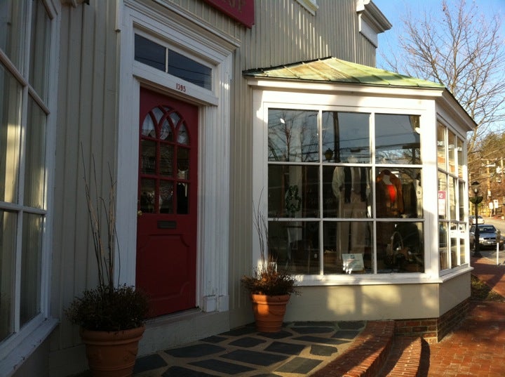The Junior League of Long Island Thrift Shop 1395 Old Northern Blvd, Roslyn