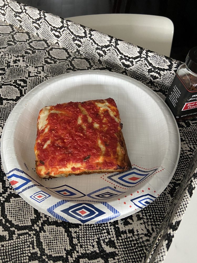 Crust Pizzeria 2071 Clove Rd, Staten Island