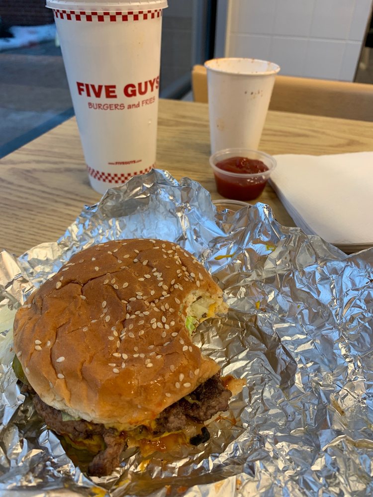 Five Guys 405 Commerce Dr, Victor
