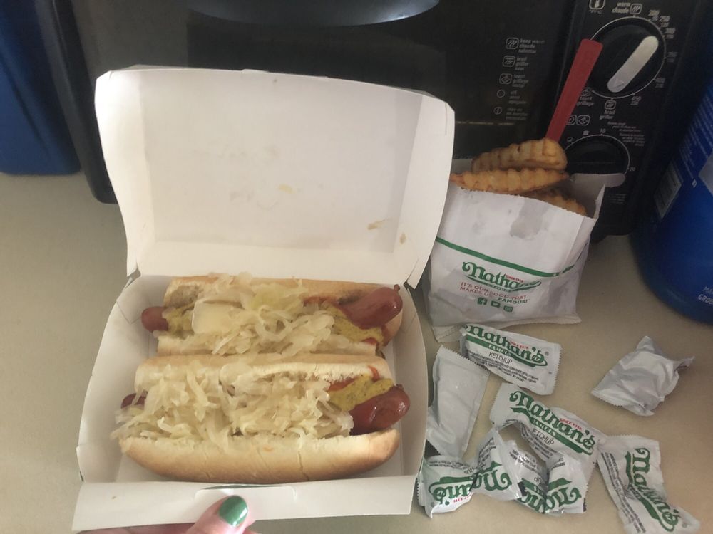 Nathan's Famous 3341 Beltagh Ave, Wantagh
