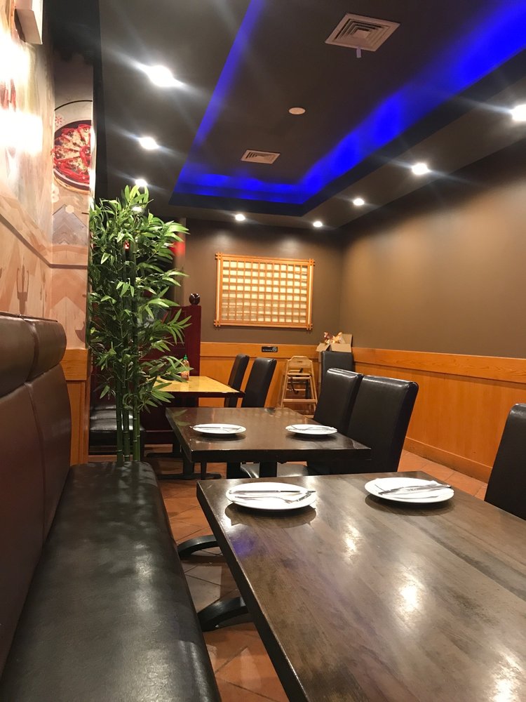 109 Thaiana 130-132 NY-109, West Babylon
