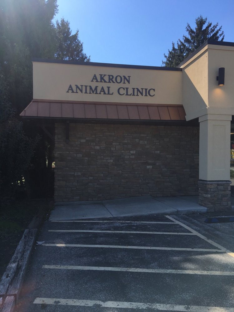 Akron Animal Clinic: Tracy McLean, DVM and Robert Diesem, DVM