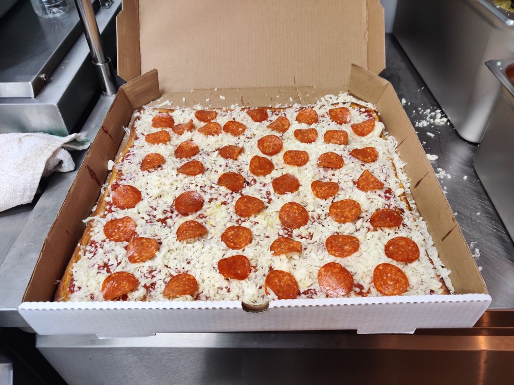 DICARLOS PIZZA | AKRON 640 Portage Trail Extension W, Akron