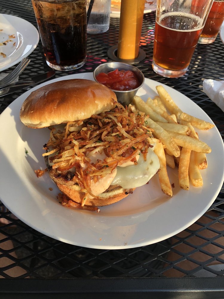 deSha's American Tavern Cincinnati 11320 Montgomery Rd, Cincinnati