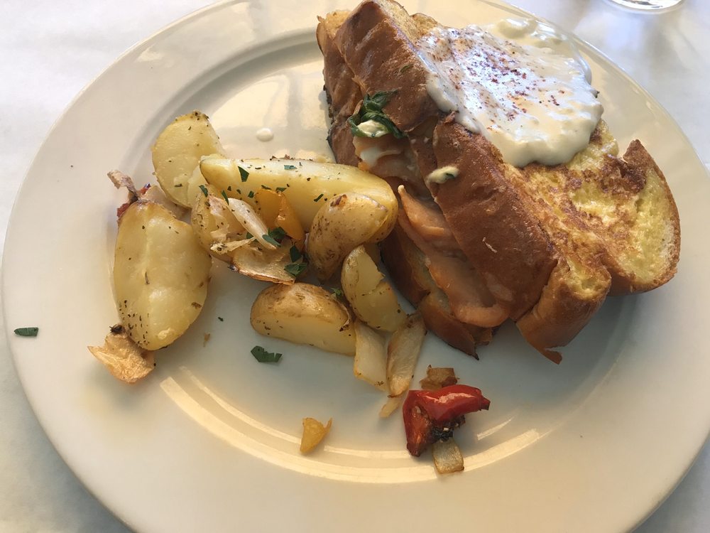Le Petit Triangle Cafe 1881 Fulton Rd, Cleveland