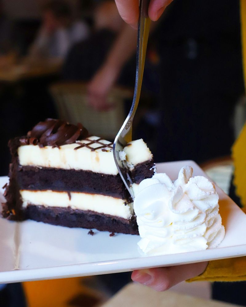 The Cheesecake Factory 3975 Townsfair Way, Columbus