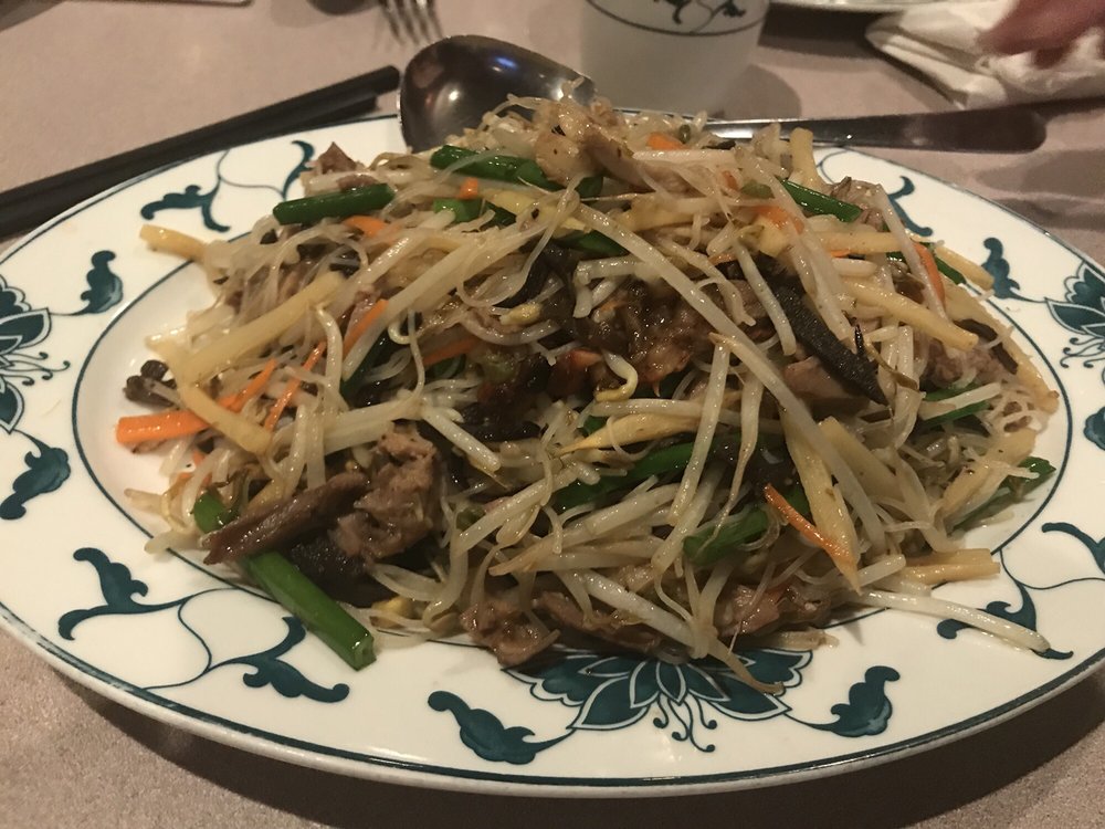 Moy's Chinese Restaurant 1994 N High St, Columbus