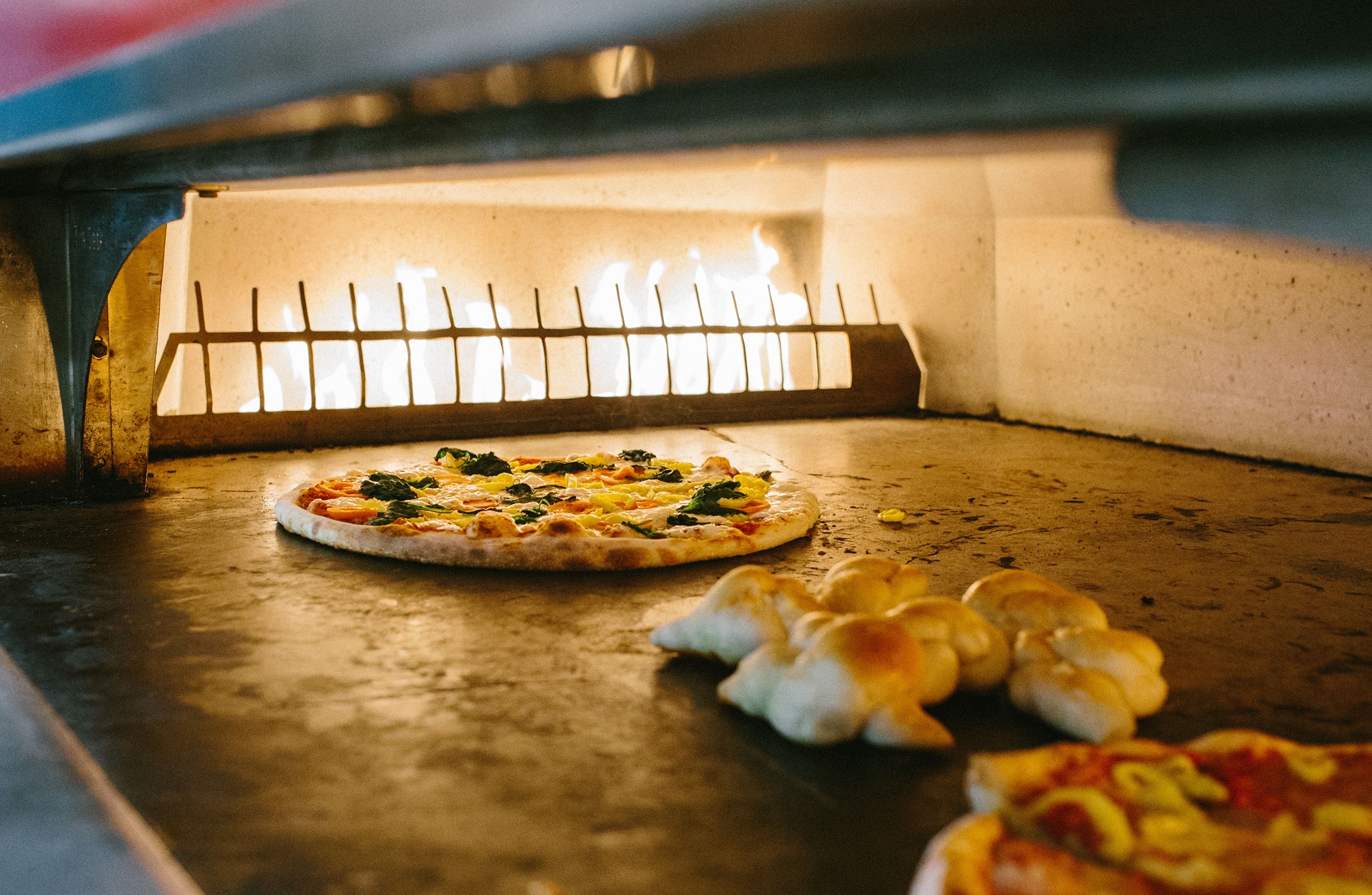 Aracri Pizzeria 1607 N High St, Columbus