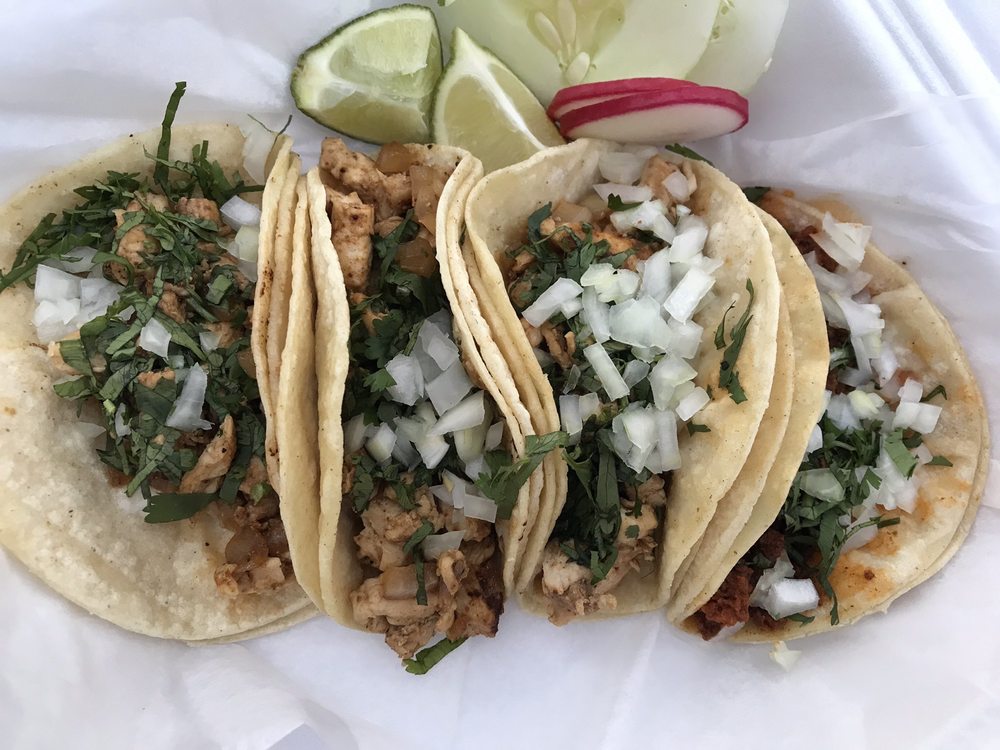 Los Agavez Taqueria 3166 N High St, Columbus
