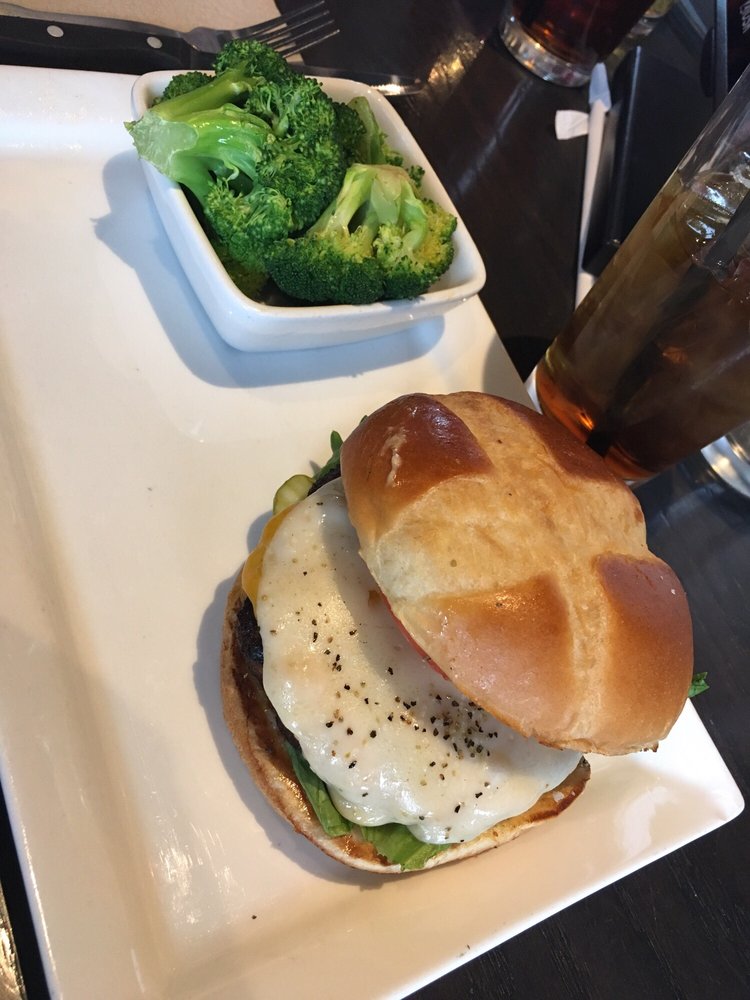 Red Robin Gourmet Burgers and Brews 6404 Miller Ln, Dayton