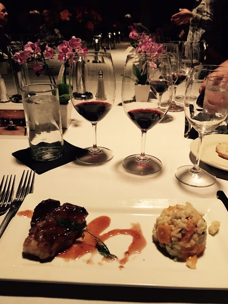 Carvers Steaks & Chops 1535 Miamisburg Centerville Rd, Dayton