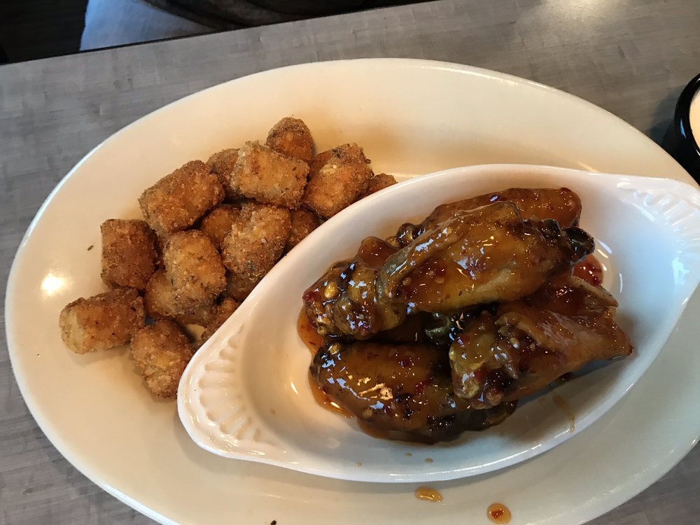 Packy's Sports Bar & Grill 10823 Chidlaw Rd # A, Dayton